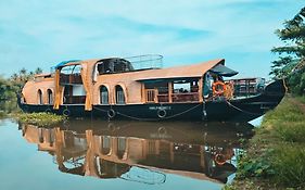 Kalappura Houseboats & Tours