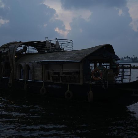 Kalappura Houseboats & Tours Hotel Alappuzha Buitenkant foto