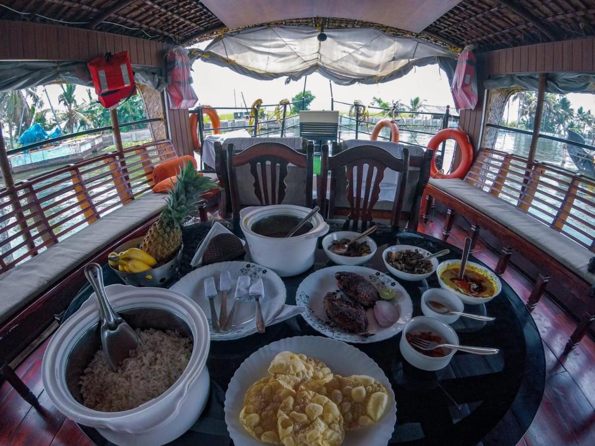 Kalappura Houseboats & Tours Hotel Alappuzha Buitenkant foto